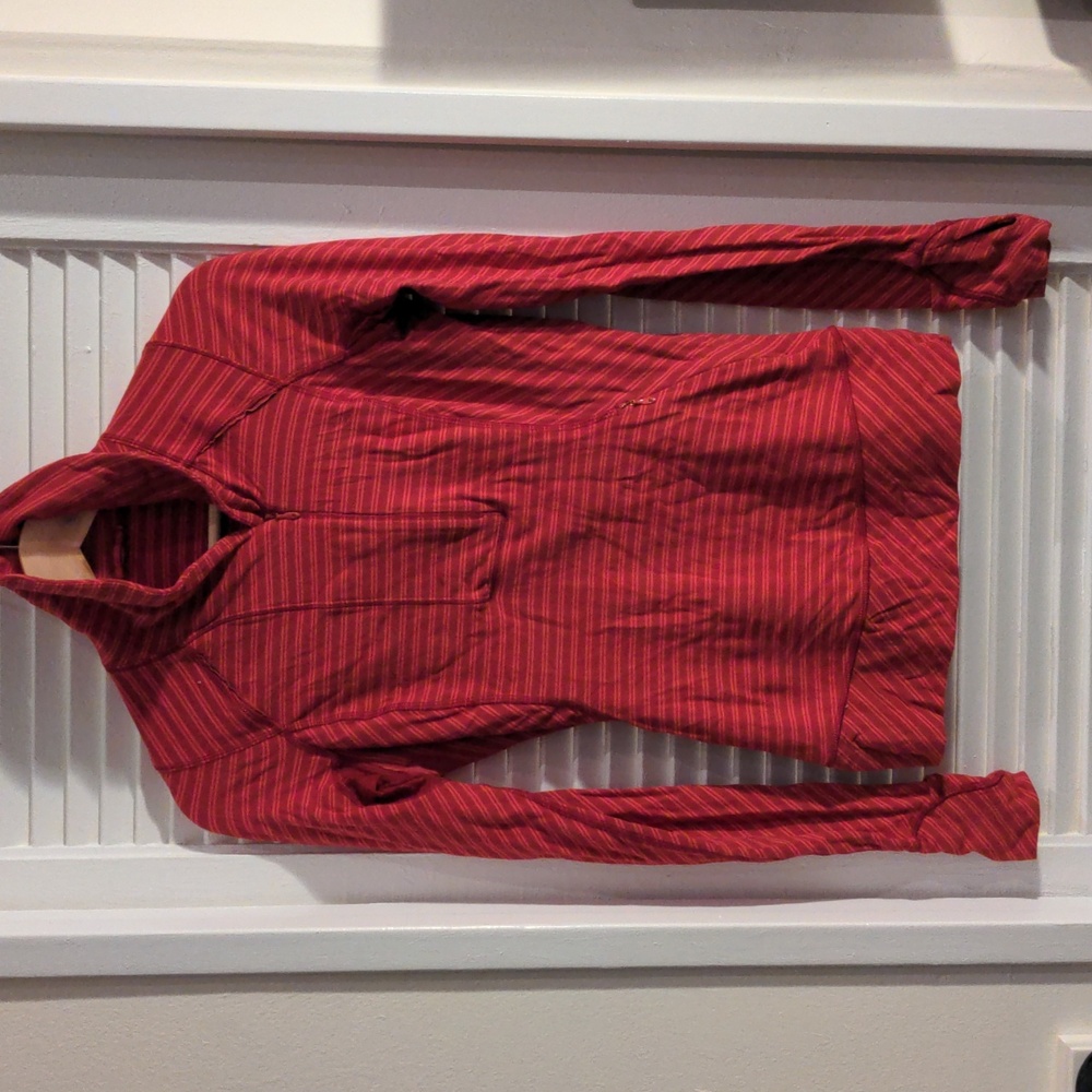Lululemon running top